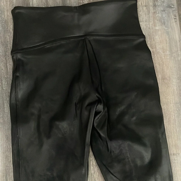 SPANX Faux Leather Black Leggings Size Small - Picture 6 of 7
